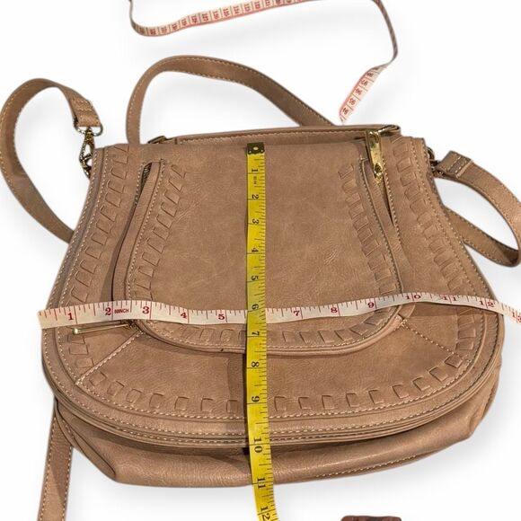 URBAN EXPRESSIONS Women’s Beige Faux Leather Crossbody Bag - Picture 6 of 7